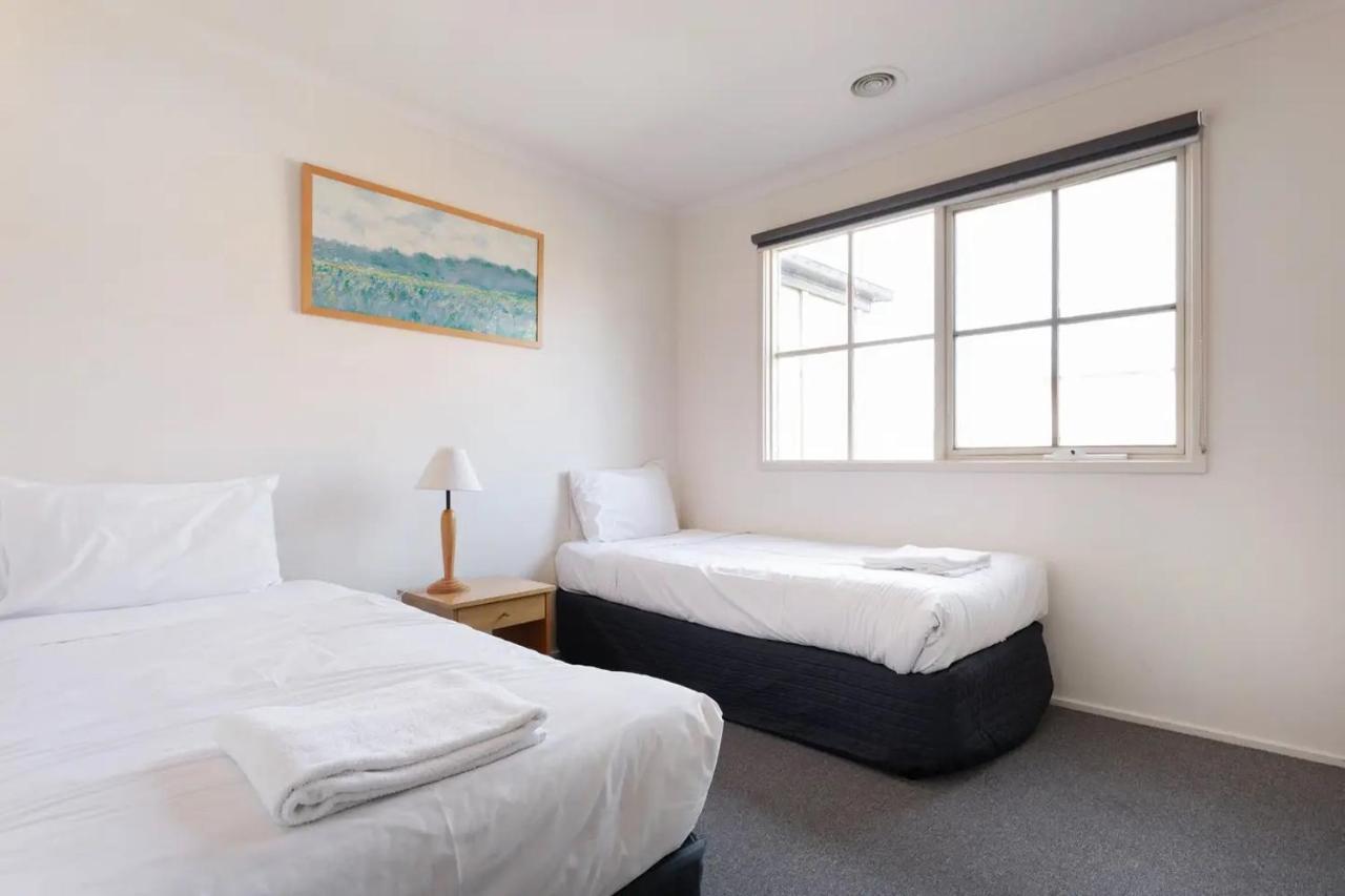 Lamplighter Motel Oakleigh Exterior photo